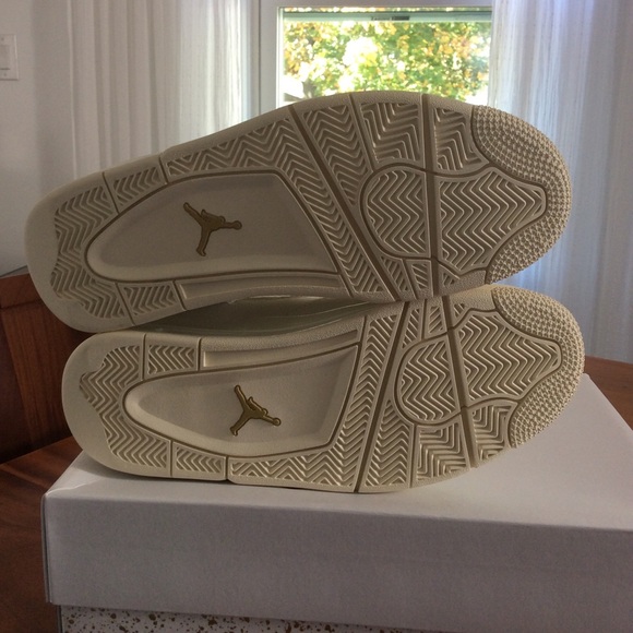 Air Jordan Sneakers - Picture 4 of 8